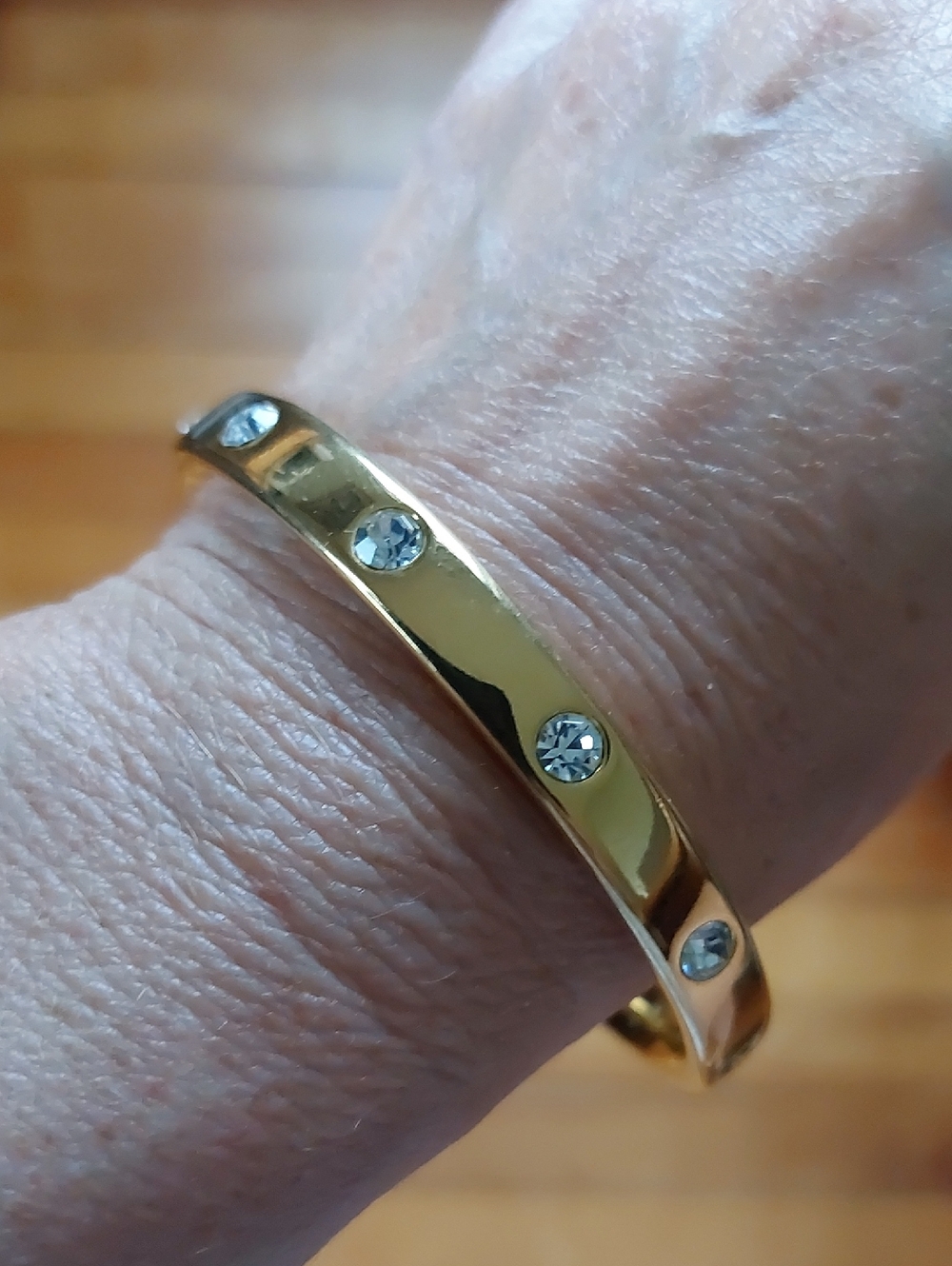 💜4/$25 Monet Gold Plated Crystal Bangle Bracelet (1 missing Stone)